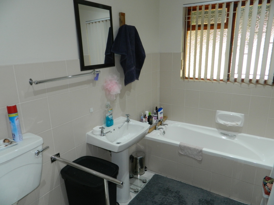 To Let 3 Bedroom Property for Rent in Paarl North Western Cape